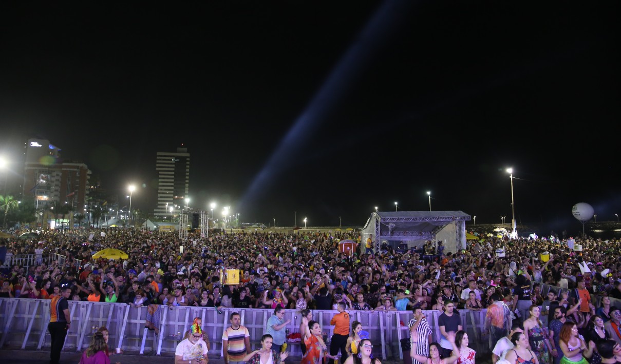 público no show do aterrinho